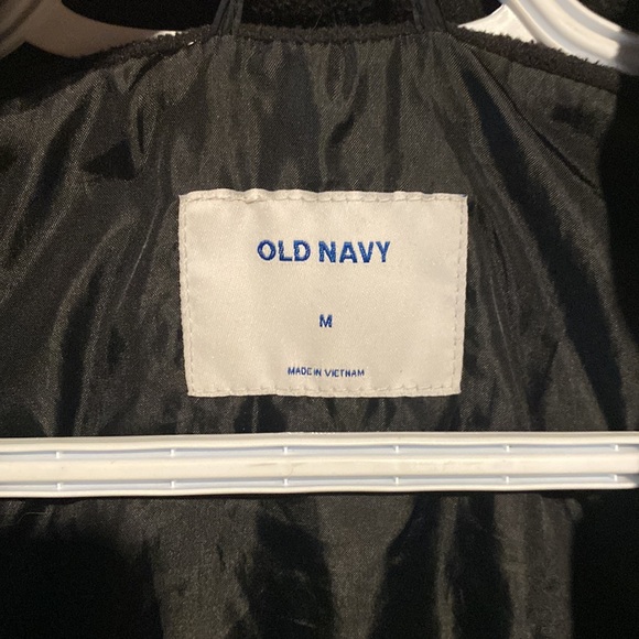 Old navy puffer jacket - Picture 3 of 7
